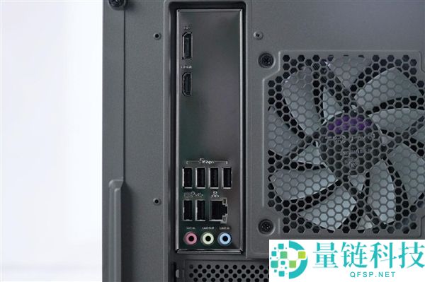 华硕天选7X台式机图赏：酷睿Ultra 9与RTX 5060 Ti强劲组合