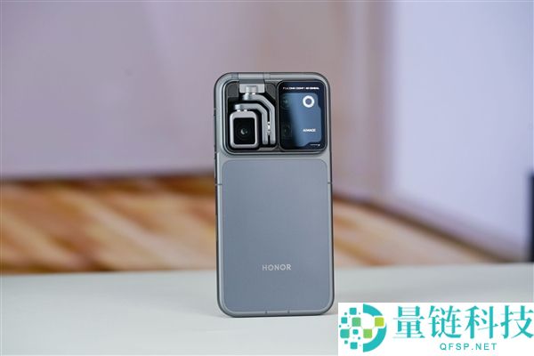 全球首款机械人手机光荣Robot Phone图赏:机身内置机械云台设计