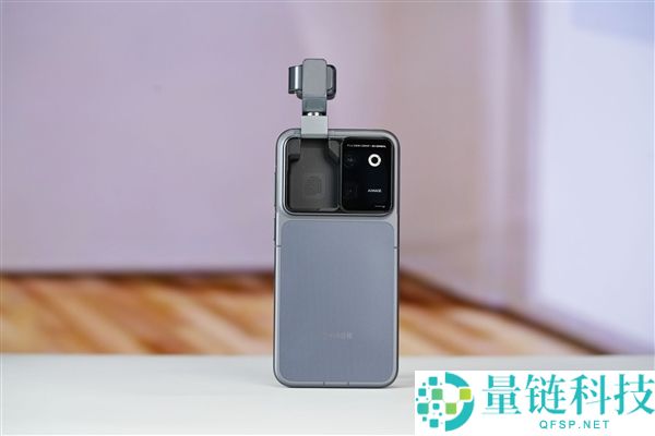 全球首款机械人手机光荣Robot Phone图赏:机身内置机械云台设计