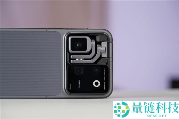 全球首款机械人手机光荣Robot Phone图赏:机身内置机械云台设计