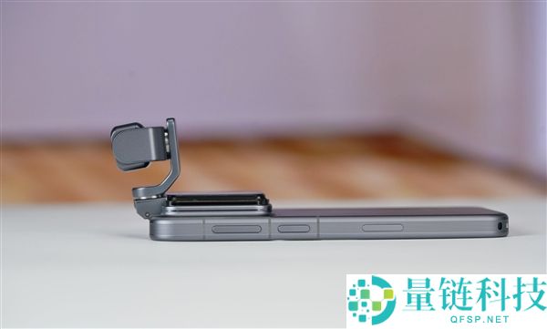 全球首款机械人手机光荣Robot Phone图赏:机身内置机械云台设计
