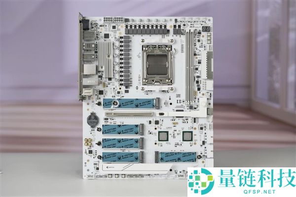 “七彩虹iGame X870E白火神图赏:沉金+背钻工艺,专为AMD X3D处理器设计”