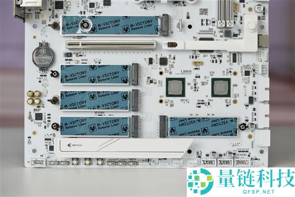 “七彩虹iGame X870E白火神图赏:沉金+背钻工艺,专为AMD X3D处理器设计”