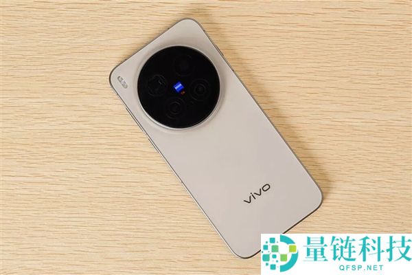vivo X500 Pro:为蓝厂量身定制的85mm蔡司6400万APO超等长焦镜头