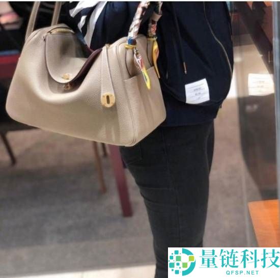 快递丢失45万爱马仕包只赔500元,当事人反而损失近万元