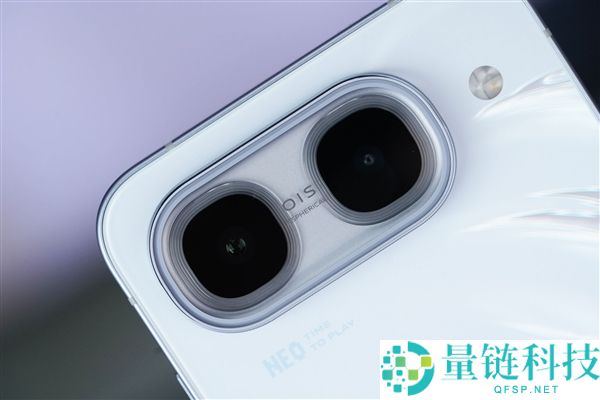 iQOO Neo11至尊疆域评测:天玑9500M双芯强劲性能解析