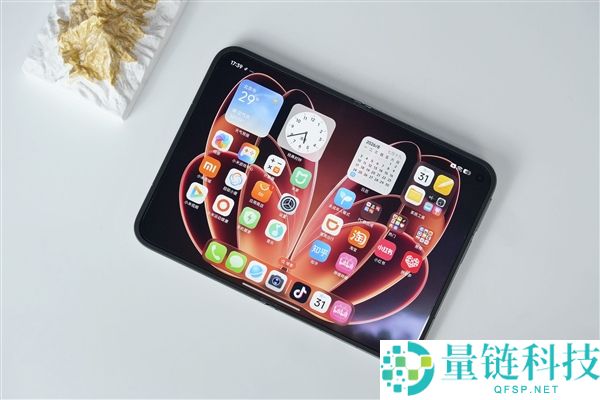 小米18 Fold图赏:揭晓小米史上最贵手机的魅力与特点