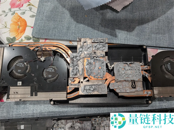 二手笔记本越修越热,网友拆机惊呆:满机硅脂却无风扇设计