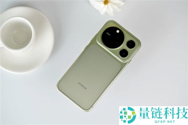 光荣Magic9 Pro Max图赏:灵感源自阿莱经典影片机