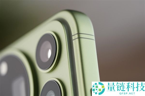 光荣Magic9 Pro Max图赏:灵感源自阿莱经典影片机