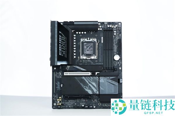 技嘉B850 AORUS ELITE X3D图赏:16+2+2供电设计与4路M.2接口解析