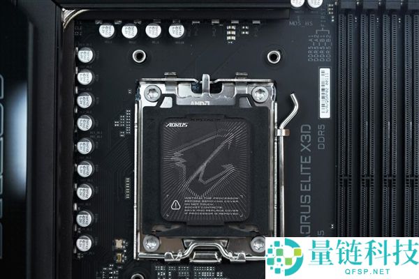 技嘉B850 AORUS ELITE X3D图赏:16+2+2供电设计与4路M.2接口解析