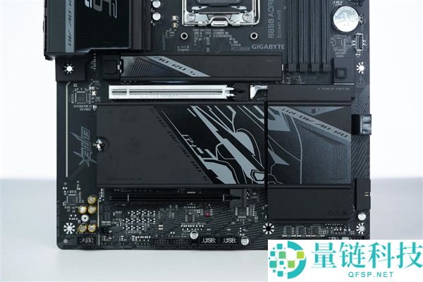 技嘉B850 AORUS ELITE X3D图赏:16+2+2供电设计与4路M.2接口解析