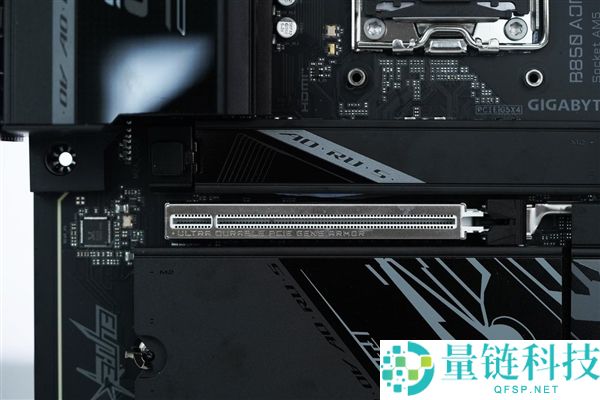 技嘉B850 AORUS ELITE X3D图赏:16+2+2供电设计与4路M.2接口解析