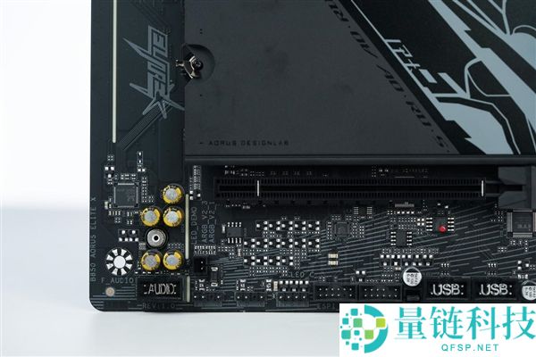 技嘉B850 AORUS ELITE X3D图赏:16+2+2供电设计与4路M.2接口解析