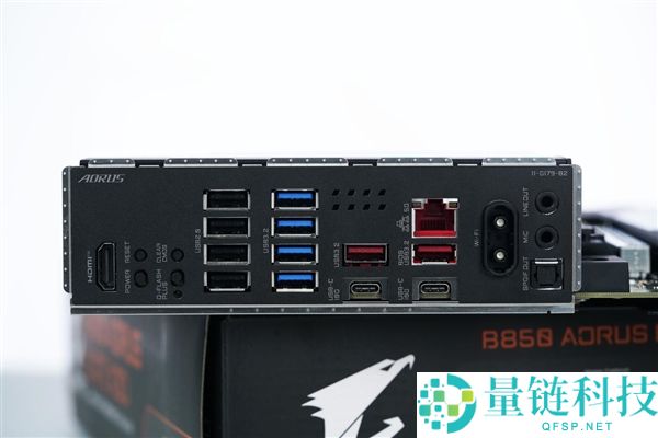 技嘉B850 AORUS ELITE X3D图赏:16+2+2供电设计与4路M.2接口解析