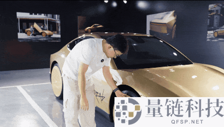 实拍Cybercab实车：一款真正的“塑料”特斯拉体验
