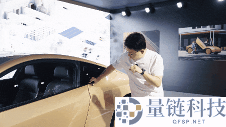 实拍Cybercab实车：一款真正的“塑料”特斯拉体验