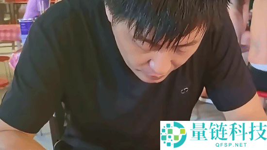 张雪峰山寨版直播带货现身：吸引百万人围观，助农销售额突破数十万