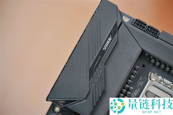 技嘉Z890 AORUS ELITE DUO X主板图赏：5个M.2插槽全解析