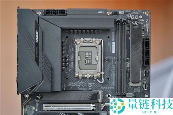 技嘉Z890 AORUS ELITE DUO X主板图赏：5个M.2插槽全解析