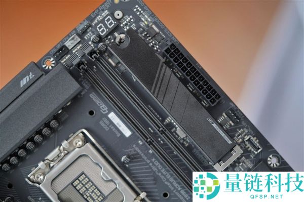 技嘉Z890 AORUS ELITE DUO X主板图赏：5个M.2插槽全解析