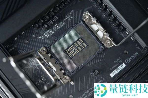 技嘉Z890 AORUS ELITE DUO X主板图赏：5个M.2插槽全解析