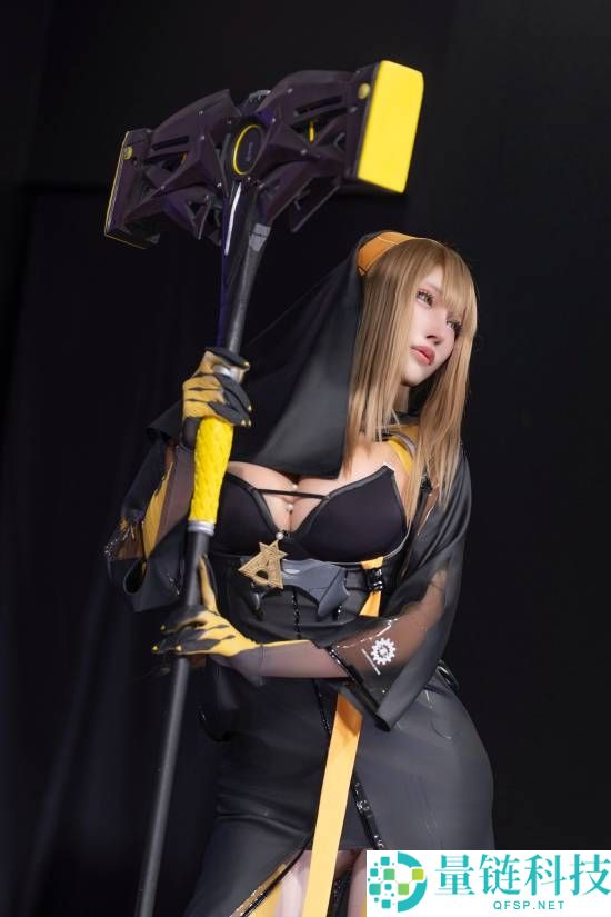 TGS现场偶遇超美机械修女Coser，合影瞬间引发热潮