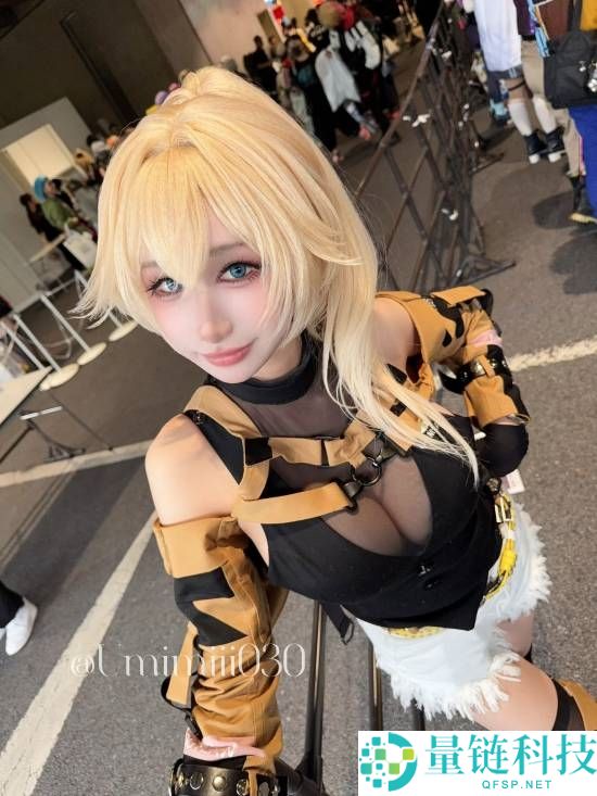 TGS现场偶遇超美机械修女Coser，合影瞬间引发热潮
