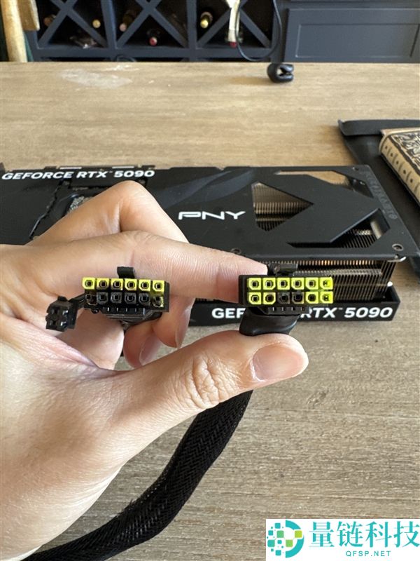 RTX 5090待机故障：官方拒保原因揭秘，缺少显卡原装线