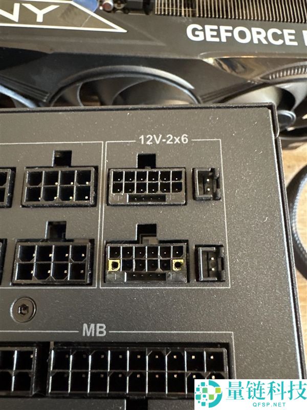 RTX 5090待机故障：官方拒保原因揭秘，缺少显卡原装线