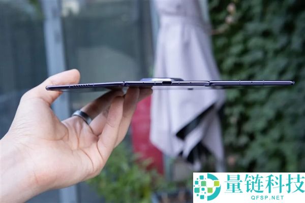 三折叠手机价格19999元:不再是奇迹但依然值得关注