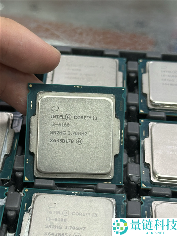 2015年神操纵:i3-6100非K超频玩法十年后依然可达4GHz