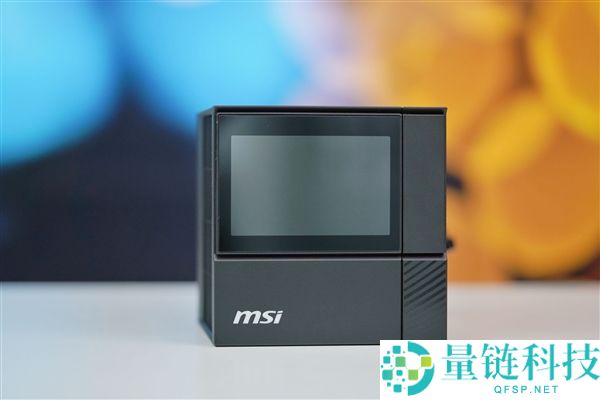 微星MPG COREFROZR AP15散热器图赏：带数显双塔风冷设计解析