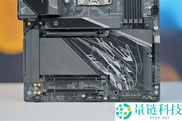 技嘉X870E AORUS ELITE X3D主板图赏:16+2+2相供电优势解析