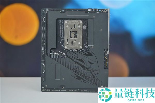 技嘉X870E AORUS ELITE X3D主板图赏:16+2+2相供电优势解析