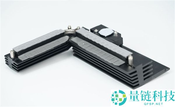 技嘉X870E AORUS ELITE X3D主板图赏:16+2+2相供电优势解析