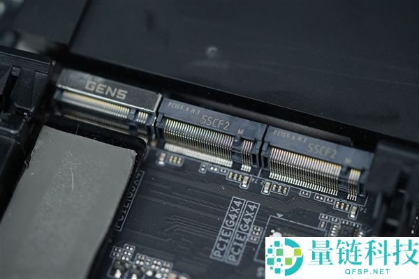 技嘉X870E AORUS ELITE X3D主板图赏:16+2+2相供电优势解析