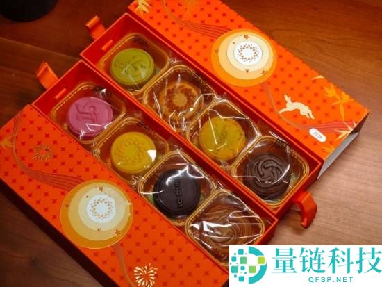 网友晒小米中秋礼盒：月饼花纹有磅礴OS、玄戒O1等