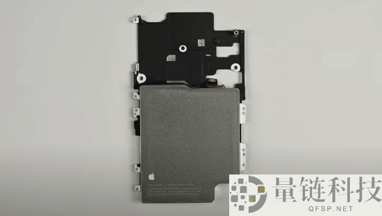 拆解iPhone 17 Pro：换电池、USB-C口要先拆屏幕