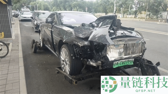 交警传递劳斯莱斯闪灵撞车事务：驾驶员陈某负全责