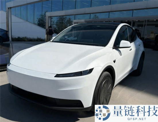 便宜版特斯拉Model Y实拍 网友：果真是丐中丐