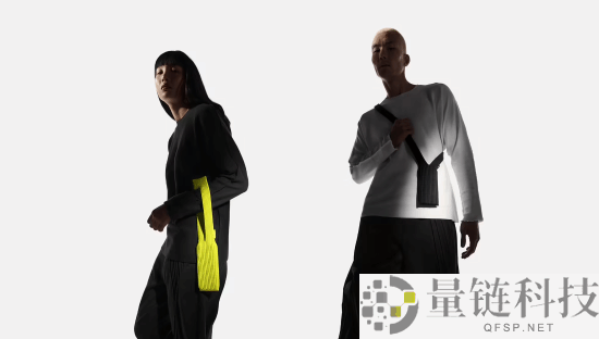 逆天苹果新配件售价1299元：把iPhone“穿身上”