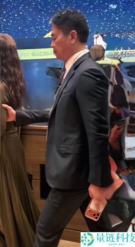 马云和刘强东都用上了iPhone 17 Pro Max 这些明星也在用