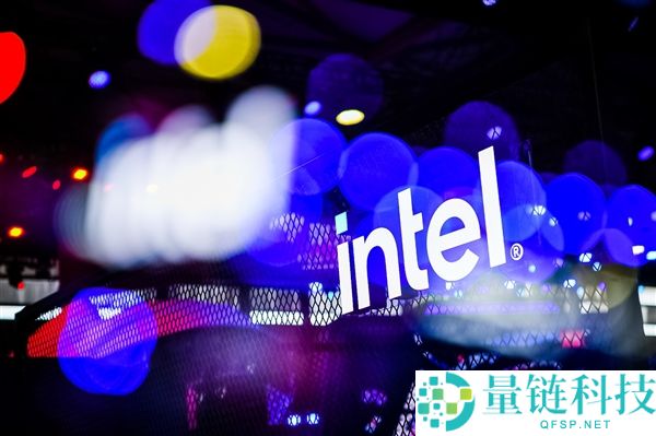 Intel W890主板细节暴光：2TB四通道DDR5、112条PCIe通道,