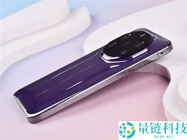 华为Mate 80 RS特殊巨匠上手：真机冷艳 质感拉满