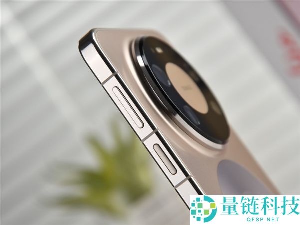 华为Mate 80 Pro Max上手：真正意义上的万能旗舰