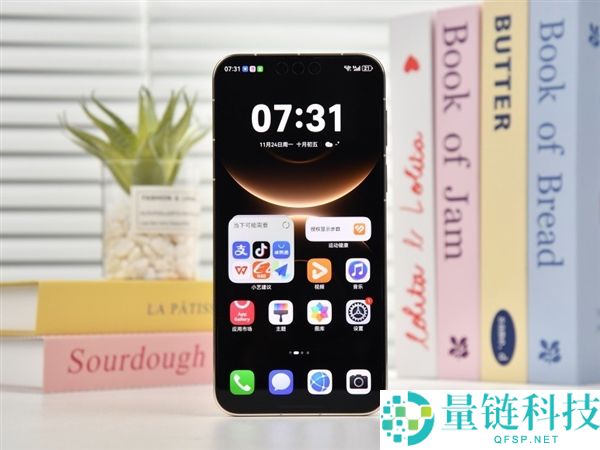 华为Mate 80 Pro Max上手：真正意义上的万能旗舰