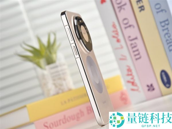 华为Mate 80 Pro Max上手：真正意义上的万能旗舰