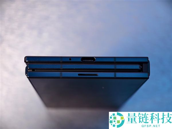 19999元起,三星Galaxy Z TriFold国行真机上手：手机刹时变10英寸平板